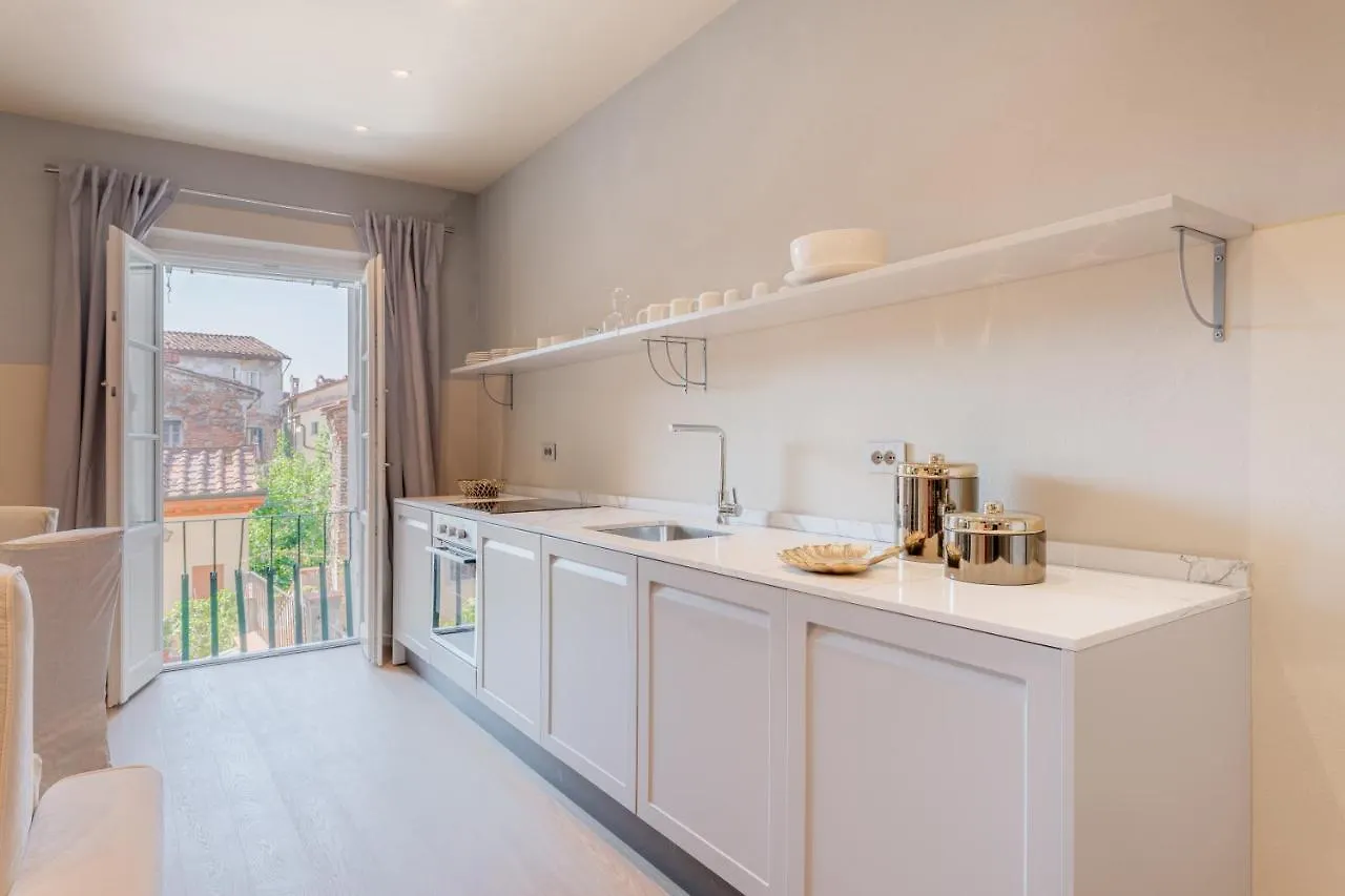 Serendipity Apartment 루카 0*,