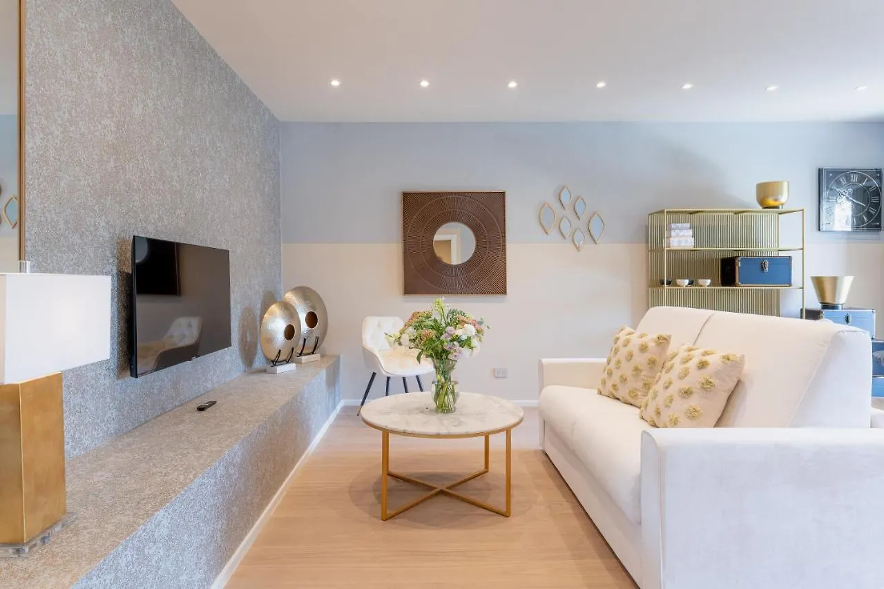Serendipity Apartment 루카